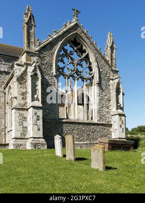 St Margaret's in CLEY est l'une des plus belles églises de Norfolk. Datant du XIVe siècle, les transepts ont été ruind depuis la fin des années 1500 Banque D'Images