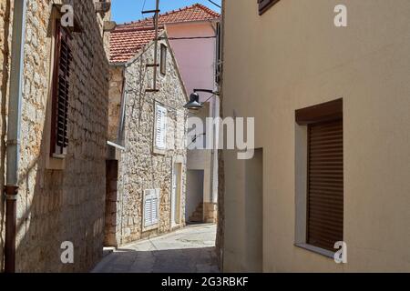Maisons de tenement croates à Jelsa, île de Hvar Banque D'Images