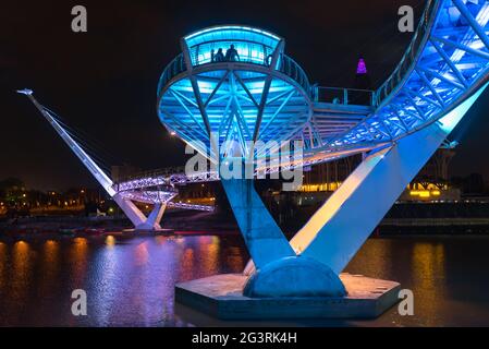 Le pont Darul Hana la nuit Banque D'Images