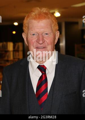 L'acteur allemand Peter Buse lors d'un livre lu le 5 octobre 2020 à Magdeburg Banque D'Images