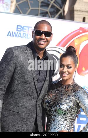 **PHOTO DE FICHIER** Lala Anthony aurait des fichiers pour le divorce de Carmelo Anthony. Carmelo Anthony et Lala Vazquez aux BET Awards '11 qui se tiennent au Shrine Auditorium le 26 juin 2011 à Los Angeles, Californie. Crédit : MPI20/MediaPunch Banque D'Images