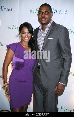 **PHOTO DE FICHIER** Lala Anthony aurait des fichiers pour le divorce de Carmelo Anthony. Lala Vasquez et Carmelo Anthony au Fresh Air Fund de 2011 saluent American Heroes au Pier Sixty à Chelsea Piers à New York. 2 juin 2011. Crédit : Dennis Van Tine/MediaPunch Banque D'Images