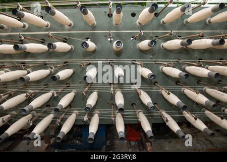 bobines textiles et corde, machine textile Banque D'Images