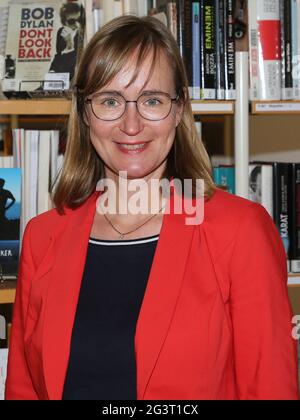 L'avocat et homme politique allemand Eva von Angern parti Die Linke le 27 octobre 2020 à Magdeburg Banque D'Images