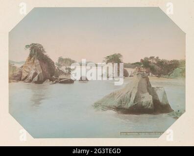 Vue sur les îles du pin de Matsushima; Matsushima, Mer intérieure (trois vues au Japon) partie I. partie de l'album photo avec des enregistrements de vues au Japon et des portraits de studio. Banque D'Images