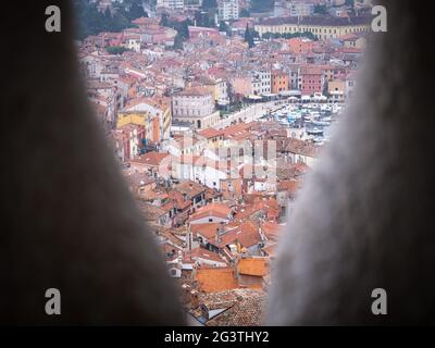 Vue sur rovinj depuis le clocher de l'église Banque D'Images