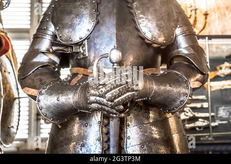 Armure de chevalier d'âge moyen - 15ème siècle Banque D'Images