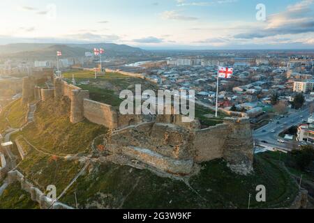 Ancienne forteresse de Gori, sur une colline rocheuse, Géorgie Banque D'Images