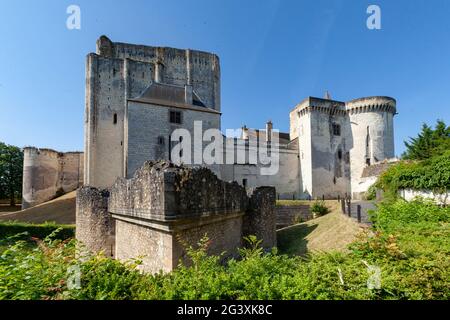 Loches (centre-ouest de la France) : le donjon, les fortifications et la Cité Royale, un complexe de patrimoine classé comme monuments historiques (pas ava Banque D'Images