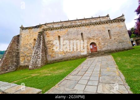 Basilique de San Martiño de Mondoñedo, style roman du 9-12ème siècle, Foz, Lugo, Galice, Espagne, Europe Banque D'Images