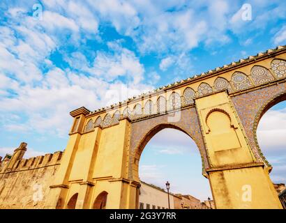 Porte du mausolée de Moulay Ismail, Meknès, région de Fès-Meknès, Maroc Banque D'Images