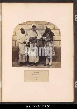 Portrait de trois pashtun inconnus de l'Inde avec des turbans; Pathans. Mahomedan. Ancien. . Banque D'Images