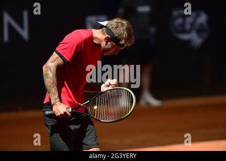 Prostejov, République tchèque. 18 juin 2021. Alex Molcan (Slovaquie) participe au tournoi de tennis Moneta Czech Open - ATP Challenger Tour, semi-fin, le 18 juin 2021, à Prostejov, République tchèque. Crédit : Ludek Perina/CTK photo/Alay Live News Banque D'Images