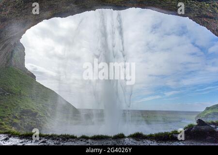 Cascade de Seljalandsfoss dans le sud de l'Islande Banque D'Images