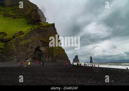 À la plage de Reynisfjara, dans le sud de l'Islande Banque D'Images