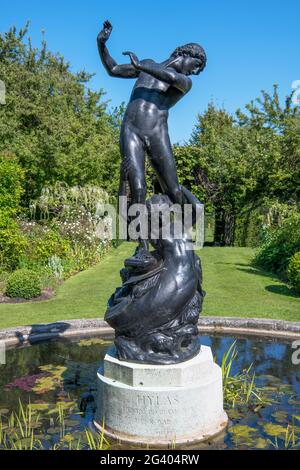 Statue de Hyles et Nymph par Henry Pengram Secret Garden Regents Park Londres Banque D'Images