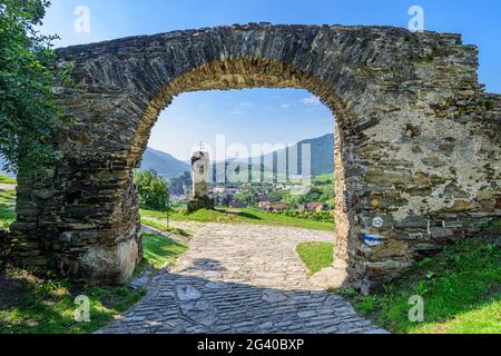 Porte rouge à Spitz an der Donau, Wachau, Basse-Autriche, Autriche Banque D'Images