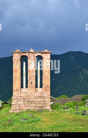 Monument commémoratif médiéval près de l'église d'Odzun, en Arménie, Lori Banque D'Images