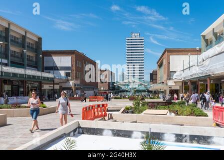 Quartier commerçant de l'Upper Precinct dans le centre de Coventry en cours de rénovation Banque D'Images