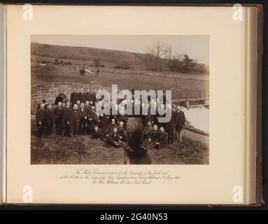 Les Commissaires de l'eau à la rotation de la première portée des travaux sur la ligne du nouvel aqueduc du Loch Katrine 1er mai 1886. L'honorable William McOnie, Lord Provost. . Banque D'Images