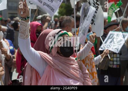 Madrid, Espagne. 18 juin 2021. Des militants sahraouis de différentes régions d'Espagne protestent à Madrid. (Photo par Fer Capdepon Arroyo/Pacific Press/Sipa USA) crédit: SIPA USA/Alamy Live News Banque D'Images