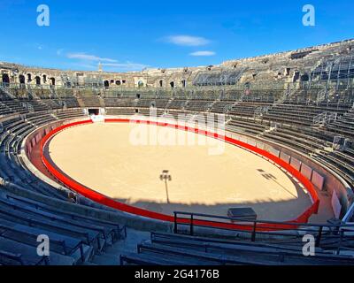 A l'intérieur de l'amphithéâtre romain, arène, stade de combat à Nîmes, département du Gard, Languedoc-Roussillon, France Banque D'Images