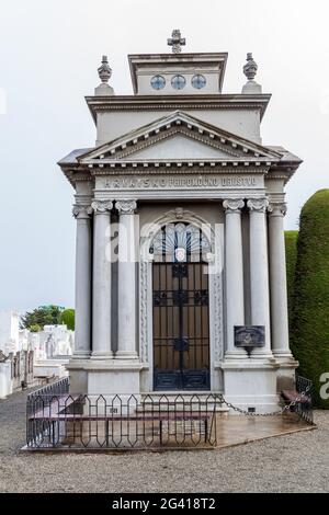 PUNTA ARENAS, CHILI - 3 MARS 2015 : tombes et tombes dans un cimetière de Punta Arenas, Chili. Banque D'Images