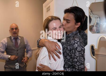 Paris : Fête d'anniversaire Fabienne Thibeault par le modèle Jérémy Bellet Banque D'Images