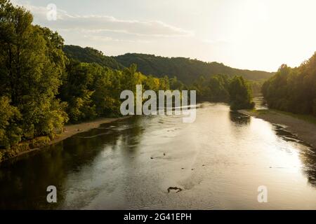 Dordogne, près de St Cyprien, Périgord, département de la Dordogne, région Nouvelle-Aquitaine, France Banque D'Images