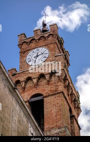 Tour de l'horloge à Pienza Toscane Banque D'Images