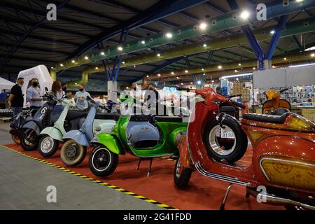 Vespas au Retro Malaga 2021, Andalousie, Espagne. Banque D'Images