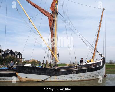 FAVERSHAM, KENT/UK - MARS 29 : vue rapprochée de la barge à voile de la Tamise restaurée de Cambria, à Faversham Kent, le 29 mars 2014. Banque D'Images