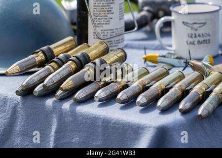 Ancien WW2 de munitions sur l'affichage à l'Aérodrome Shoreham Banque D'Images