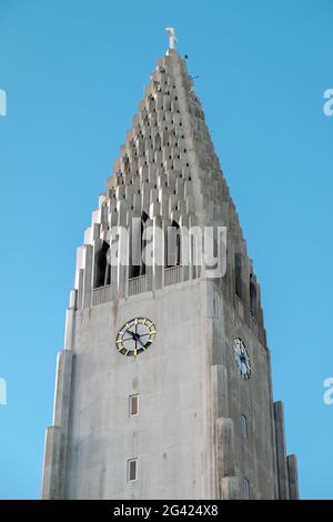 Vue de l'église Hallgrimskirkja à Reykjavik Banque D'Images