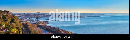 Vieux port, panorama, Trieste, Friuli-Venezia Giulia, Italie Banque D'Images