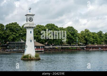 Phare dans Roath Park commémorant le capitaine Scotts malheureux voyage vers l'Antartique Banque D'Images