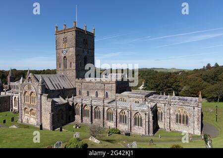 ST DAVID'S, PEMBROKESHIRE/UK - SEPTEMBRE 13 : vue sur la cathédrale de St David à Pembrokeshire le 13 septembre 2019. Deux nations unies Banque D'Images