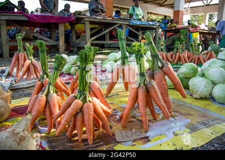 Carottes sur le marché à Tanna, Vanuatu, Pacifique Sud, Océanie Banque D'Images