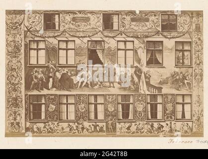 Fresque sur une façade de l'ancienne maison de Hans Jakob Fugger à Augsbourg; fresques. Fait partie de l'album de voyage avec des photos de la Suisse, de l'Autriche, de l'Italie et de l'Allemagne. Banque D'Images