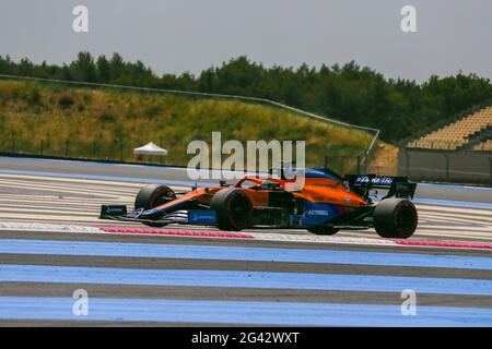 Le Castellet, France le 18 juin 2021 Daniel Ricciardo (AUS), McLaren MCL35ML lors de la Formule 1 Practice 1 Emirates Grand Prix de France 2021 au circuit Paul Ricard. Credit: Phil Duncan chaque seconde Media/Alamy Live News Banque D'Images