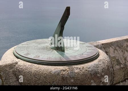 sundial au mur du château - St. Michael's Mount, Cornwall Banque D'Images