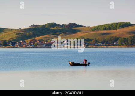 Vue sur la Hagensche Wiek jusqu'à la péninsule de Mönchgut, Ruegen, Mer Baltique, Mecklembourg-Poméranie occidentale, Allemagne Banque D'Images