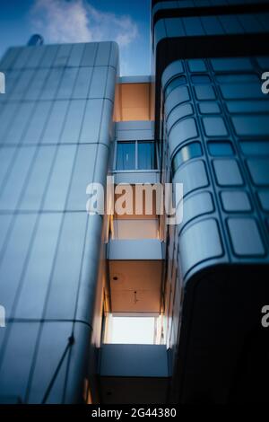 Tour Hypovereinsbank photographiée avec un objectif à bascule, Munich, Allemagne Banque D'Images