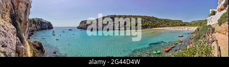 Paysage avec plage et mer, Cala en porter, Minorque, Espagne Banque D'Images