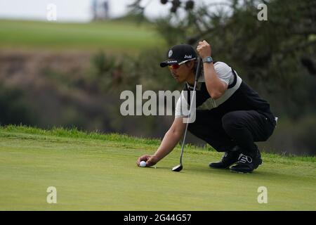 San Diego, États-Unis. 18 juin 2021. Ryo Ishikawa sur le 7ème trou lors de la deuxième partie du Championnat américain de 2021 en golf au parcours de golf de Torrey Pines à San Diego, Californie, Etats-Unis le 18 juin 2021. Crédit: J.D. crédit: AFLO Co. Ltd./Alay Live News Banque D'Images