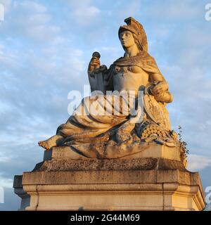 Sculpture au portail d'entrée du château d'Augustusburg, Bruehl, Rhénanie, Allemagne, Europe Banque D'Images