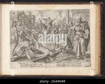 Martyre de Petrus; des Apôtres Twaelf et de Haer Martelrie; martyre du Christ et des apôtres; Den Grooten Figer Bibel (...). Pierre est crucifié à l'envers. À droite de la scène de sa mort par torture, il est à nouveau exposé avec les clés à la main. Sous la montre un texte explicatif en latin. Cette impression fait partie d'un album. Banque D'Images