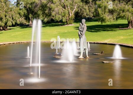 Fontaine mère et enfant dans le Kings Park de Perth. Banque D'Images