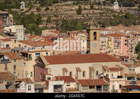 Vue sur la ville de Monistrol de Montserrat depuis la colline de Bestorre (Bages, Barcelone, Catalogne, Espagne) ESP: Vues de Monistrol de Montserrat Banque D'Images