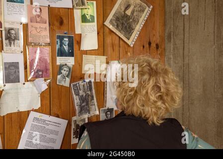 Visite de l'une des parties de la bataille de l'Ebre. Mémorial des Camposines, où l'hommage est rendu aux soldats de la guerre civile espagnole (Tarragone, Espagne) Banque D'Images